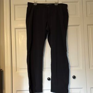 Men’s Under Armour Pants—40x32–Black.